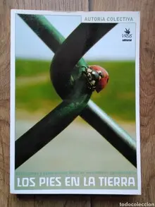 LOS PIES EN LA TIERRA